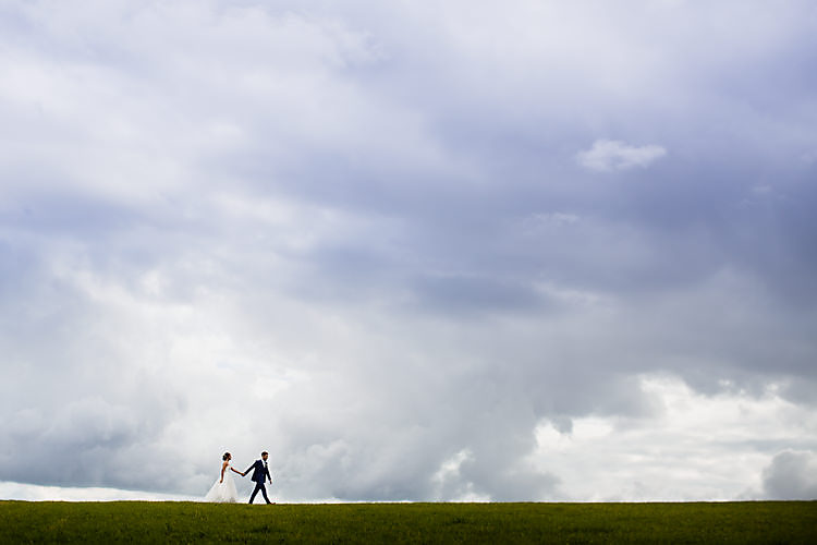 Chic Country Cotswolds Barn Wedding http://annabphotography.co.uk/