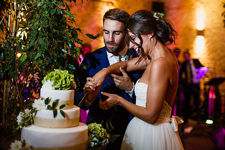 Chic Country Cotswolds Barn Wedding http://annabphotography.co.uk/