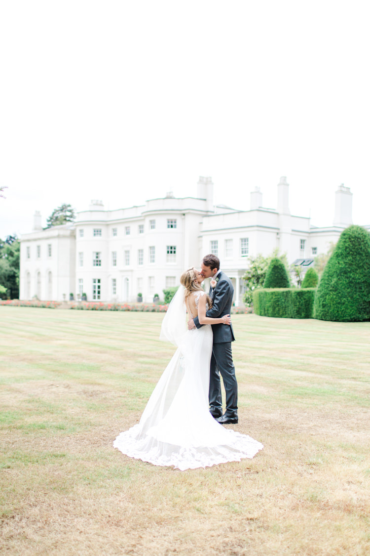 Pastels Gold Pretty Summer Barn Wedding http://summerlilystudio.com/