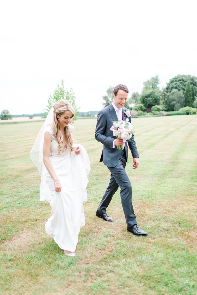 Pastels Gold Pretty Summer Barn Wedding http://summerlilystudio.com/