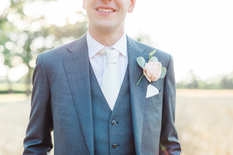 Pastels Gold Pretty Summer Barn Wedding http://summerlilystudio.com/