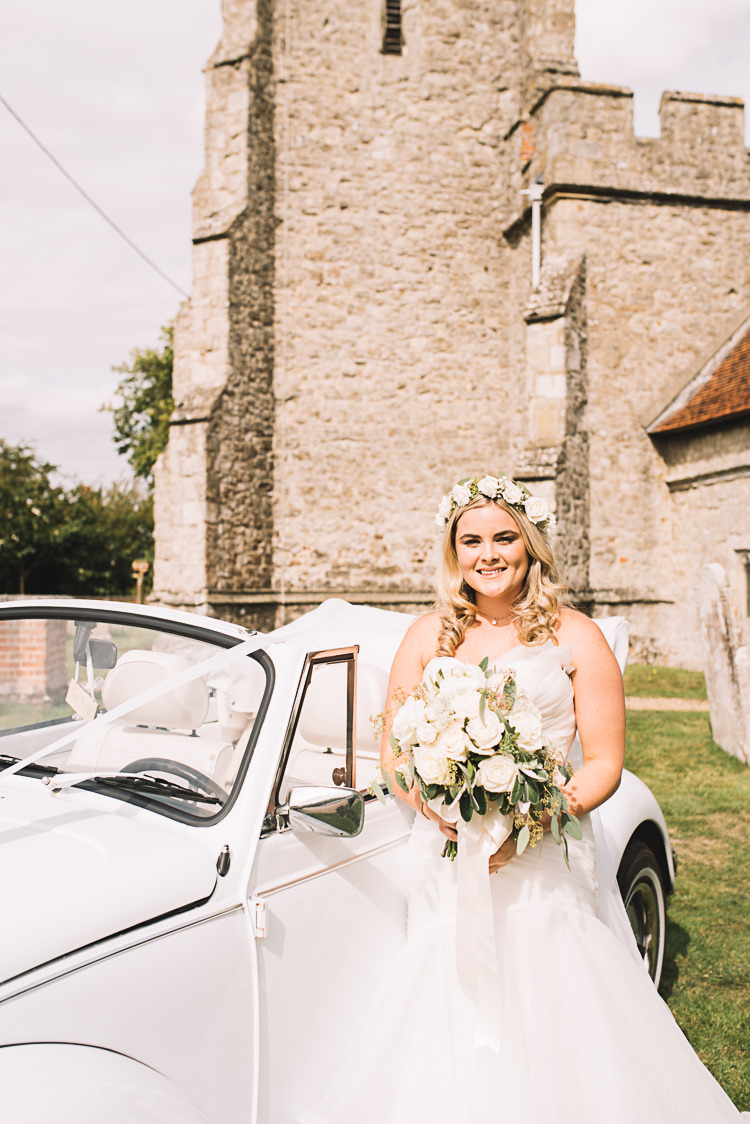 Tropical Boho Luxe Barn Wedding https://www.luciewatsonphotography.com/