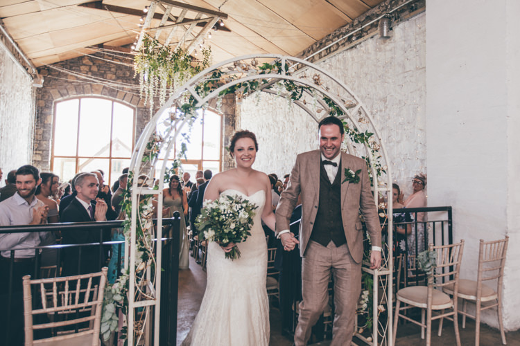 Natural Earthy Greenery Home Made Wedding http://rachellambertphotography.co.uk/