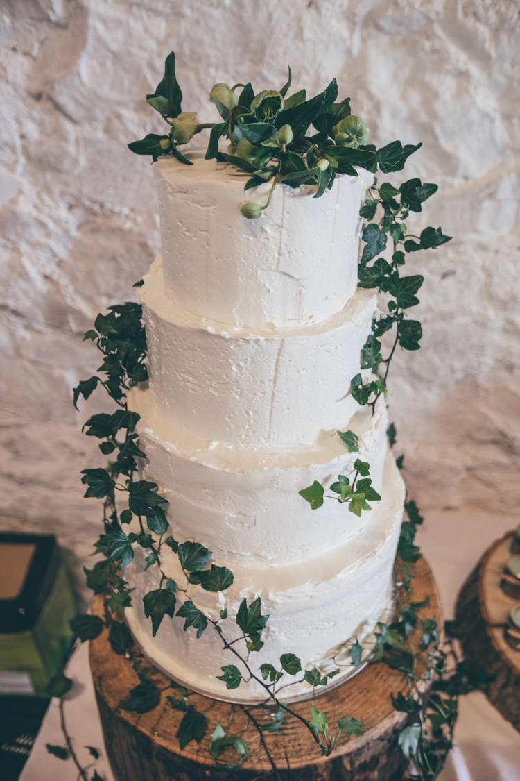 Buttercream Cake Rustic Ivy Log Stand Natural Earthy Greenery Home Made Wedding http://rachellambertphotography.co.uk/