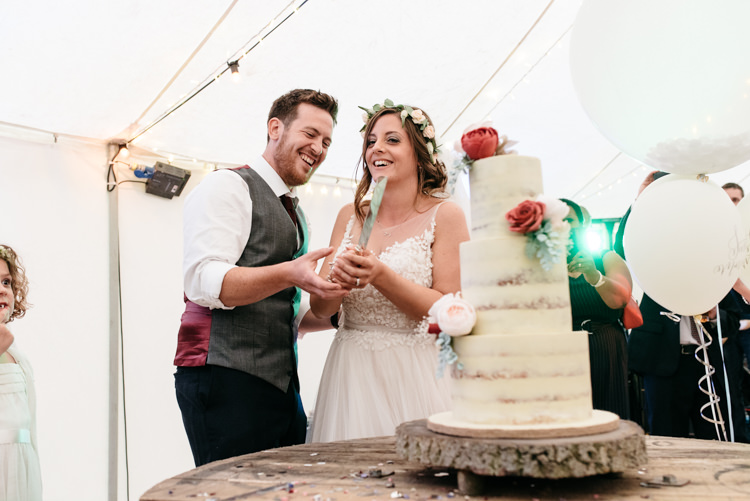 Cake Cutting Table Buttercream Floral Wood Slice Log Relaxed Rustic Country Farm Wedding https://www.chris-seddon.co.uk/