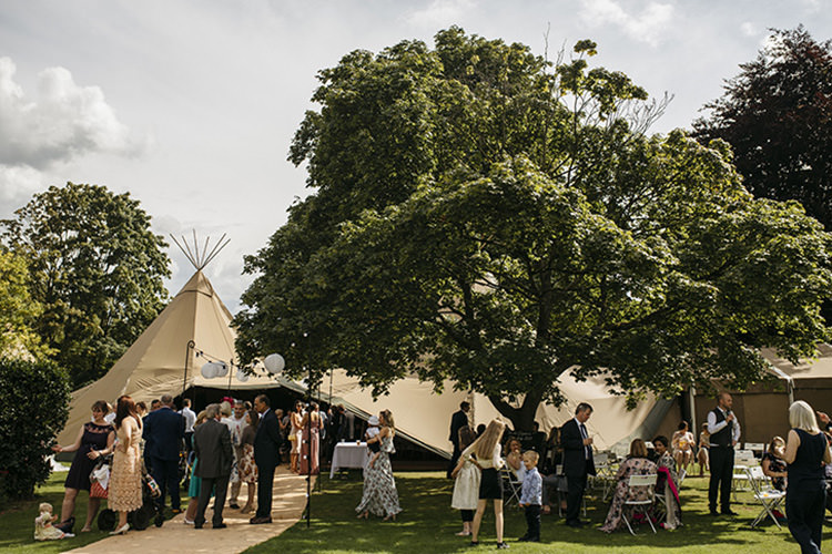 Pretty Floral Boho Tipi Wedding https://www.kindredphotography.co.uk/