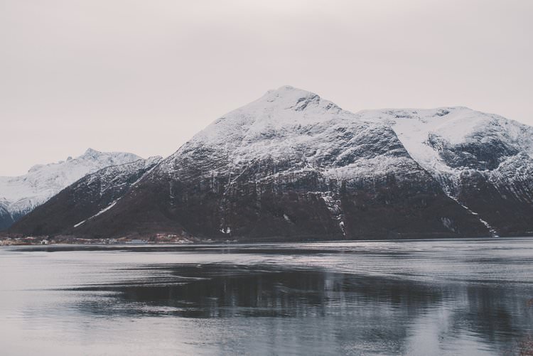 Dark Water Sea Norway Mountain Elopement | Moody Chic Norwegian Fjord Wedding Ideas https://www.anoukfotografeert.nl/