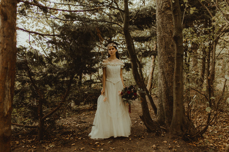 Moody Ethereal Winter Woodland Wedding Ideas http://belleartphotography.co.uk/