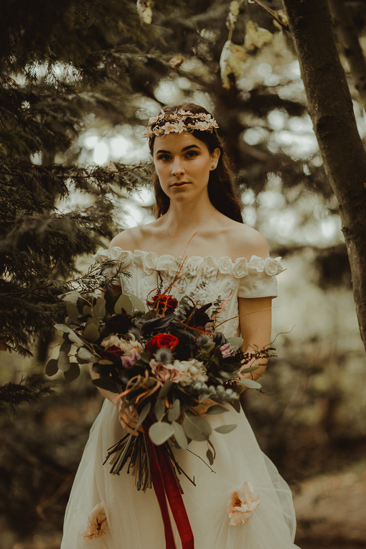 Bouquet Flowers Bride Bridal Wild Natural Black Red Greenery Moody Ethereal Winter Woodland Wedding Ideas http://belleartphotography.co.uk/