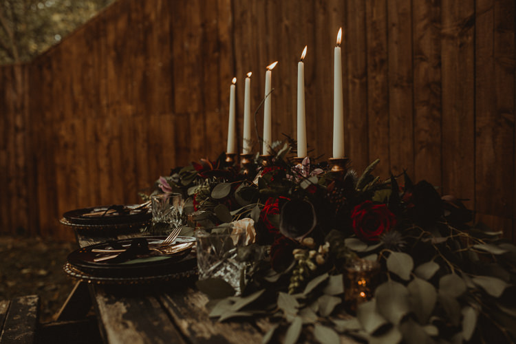 Table Decoration Tablescape Candles Flowers Black Red Greenery Rustic Moody Ethereal Winter Woodland Wedding Ideas http://belleartphotography.co.uk/