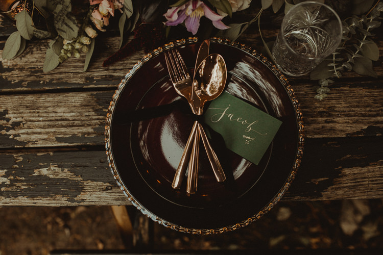 Table Decoration Tablescape Place Setting Gold Green Calligraphy Stationery Flowers Black Red Greenery Moody Ethereal Winter Woodland Wedding Ideas http://belleartphotography.co.uk/