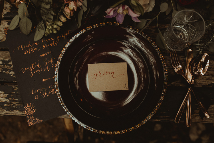 Table Decoration Tablescape Place Setting Gold Green Calligraphy Stationery Flowers Black Red Greenery Moody Ethereal Winter Woodland Wedding Ideas http://belleartphotography.co.uk/