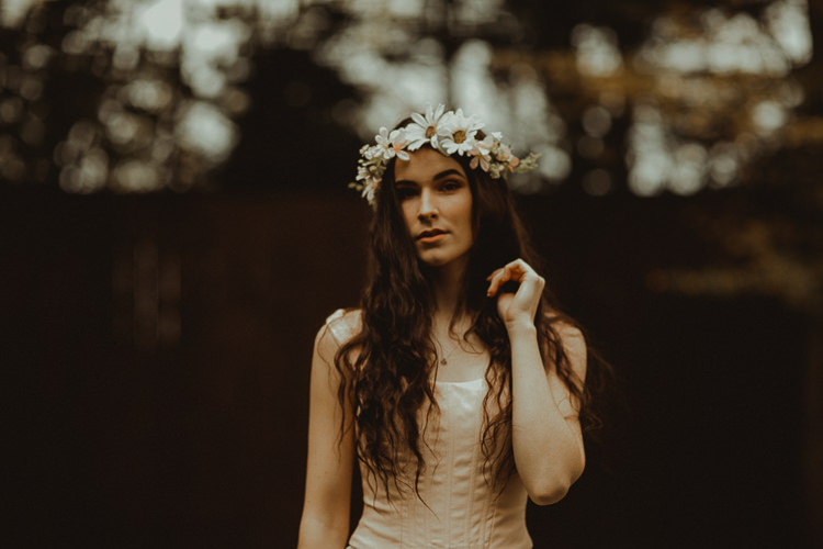 Moody Ethereal Winter Woodland Wedding Ideas http://belleartphotography.co.uk/