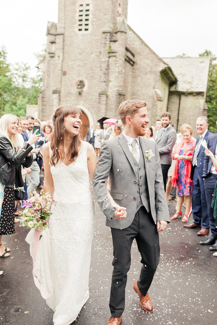 Confetti Throw Fun Late Summer Outdoor Farm Wedding http://bowtieandbellephotography.co.uk/
