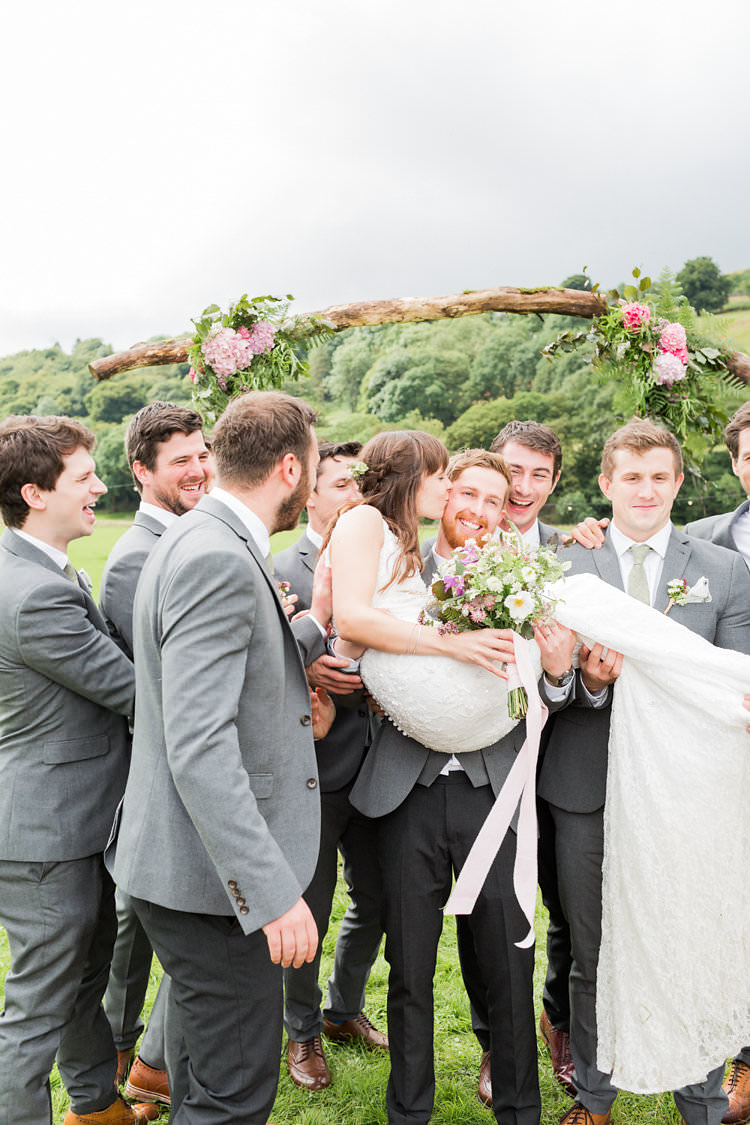 Fun Late Summer Outdoor Farm Wedding http://bowtieandbellephotography.co.uk/