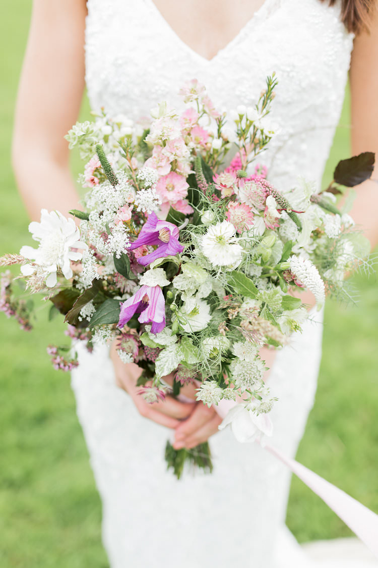 Bouquet Flowers Natural Wild Pink White Green Fun Late Summer Outdoor Farm Wedding http://bowtieandbellephotography.co.uk/