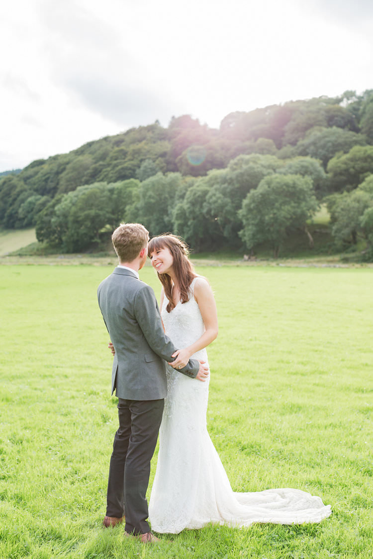 Fun Late Summer Outdoor Farm Wedding http://bowtieandbellephotography.co.uk/