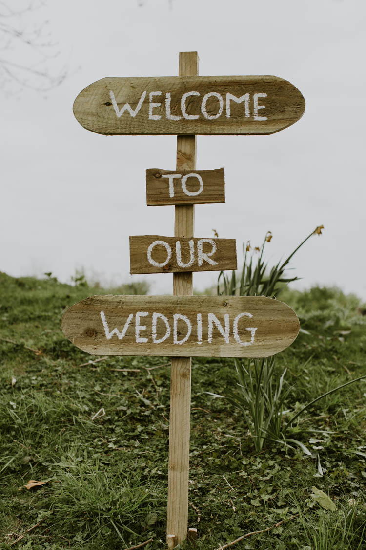 Sign Post Welcome Wooden Painted Rustic Copper Spring Barn Wedding http://www.alexandrajane.co.uk/