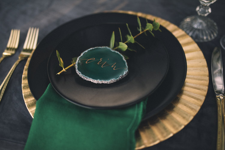 Dark Moody Black Green Gold Table Decor Agate Placecards Charger Geometric | Edgy Emerald City Wedding Ideas http://www.yvonnegollphotography.com/