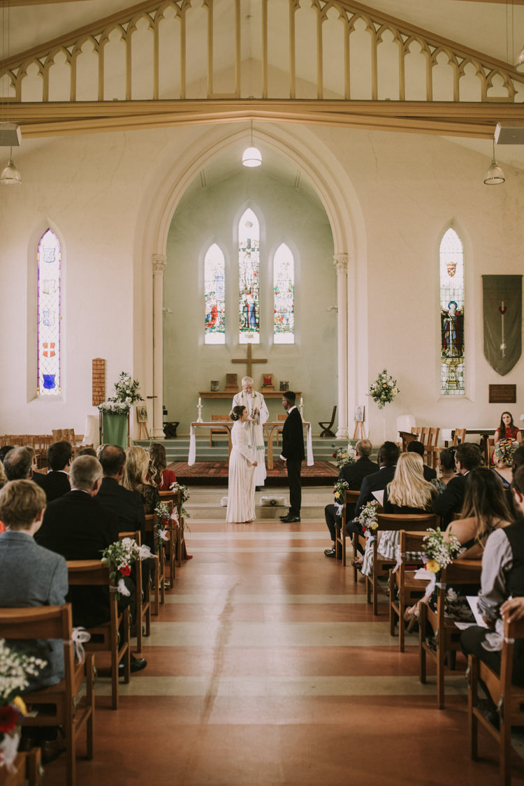 Stylish Budget Friendly Village Hall Wedding http://natalyjphotography.com/