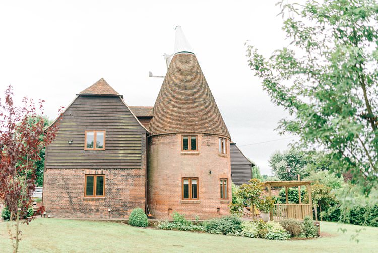 Rustic Summer Country DIY Barn Wedding http://sarahjaneethan.co.uk/