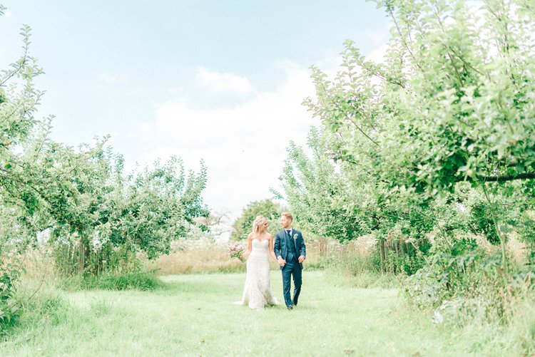 Rustic Summer Country DIY Barn Wedding http://sarahjaneethan.co.uk/
