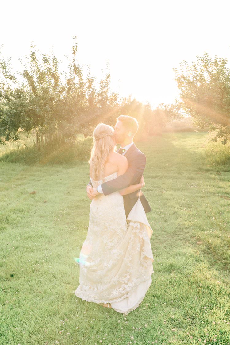 Rustic Summer Country DIY Barn Wedding http://sarahjaneethan.co.uk/