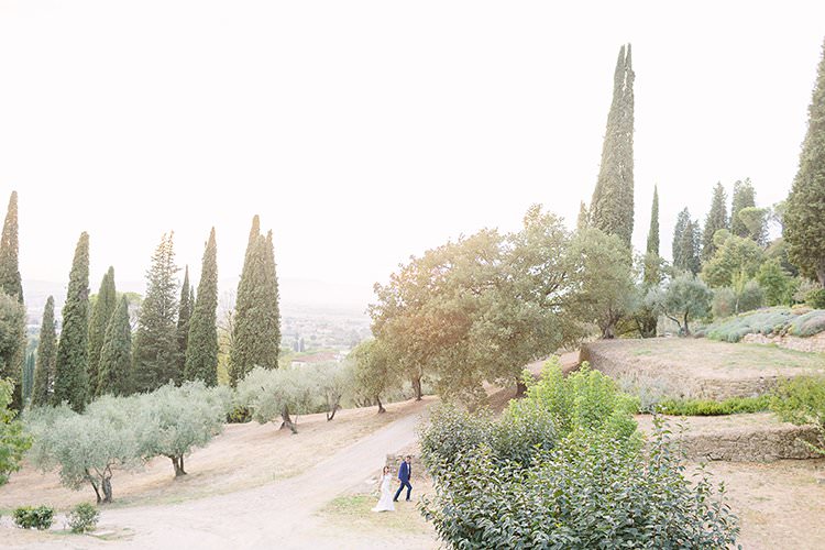 Romantic Scenic Tuscany Destination Wedding http://ilariapetrucci.co.uk/