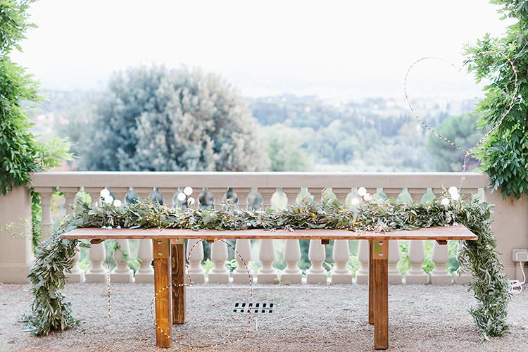 Tables Decor Decoration Tablescape Greenery Foliage Garland Swag Centrepiece Candles Long Romantic Scenic Tuscany Destination Wedding http://ilariapetrucci.co.uk/