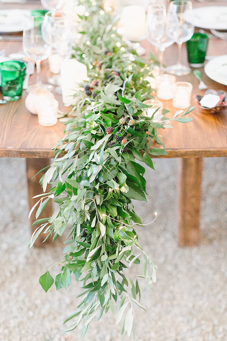 Tables Decor Decoration Tablescape Greenery Foliage Garland Swag Centrepiece Candles Long Romantic Scenic Tuscany Destination Wedding http://ilariapetrucci.co.uk/ 