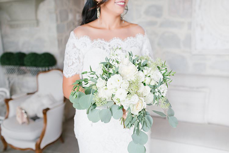 Bouquet Flowers Greenery Foliage White Roses Bride Bridal Romantic Scenic Tuscany Destination Wedding http://ilariapetrucci.co.uk/
