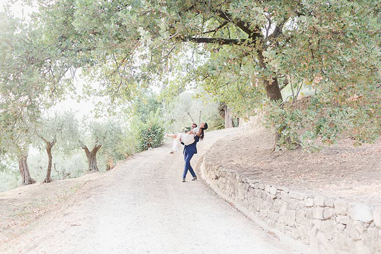 Romantic Scenic Tuscany Destination Wedding http://ilariapetrucci.co.uk/