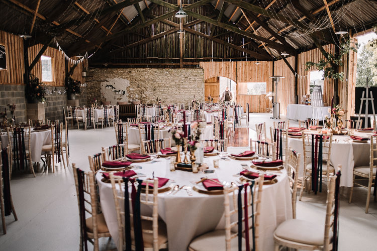 Luxe Rustic Autumn Berry Wedding http://www.oobaloosphotography.co.uk/
