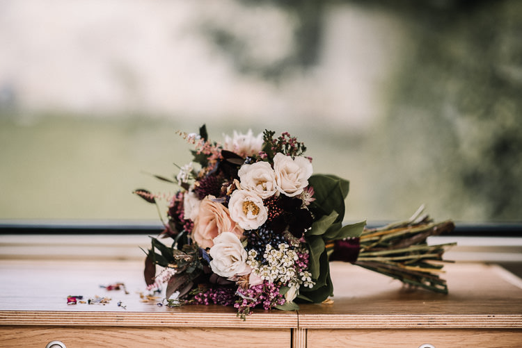 Luxe Rustic Autumn Berry Wedding http://www.oobaloosphotography.co.uk/
