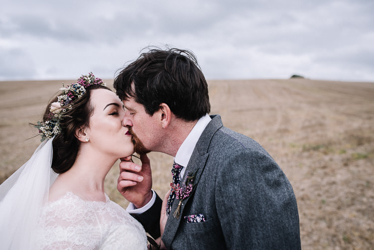 Luxe Rustic Autumn Berry Wedding http://www.oobaloosphotography.co.uk/