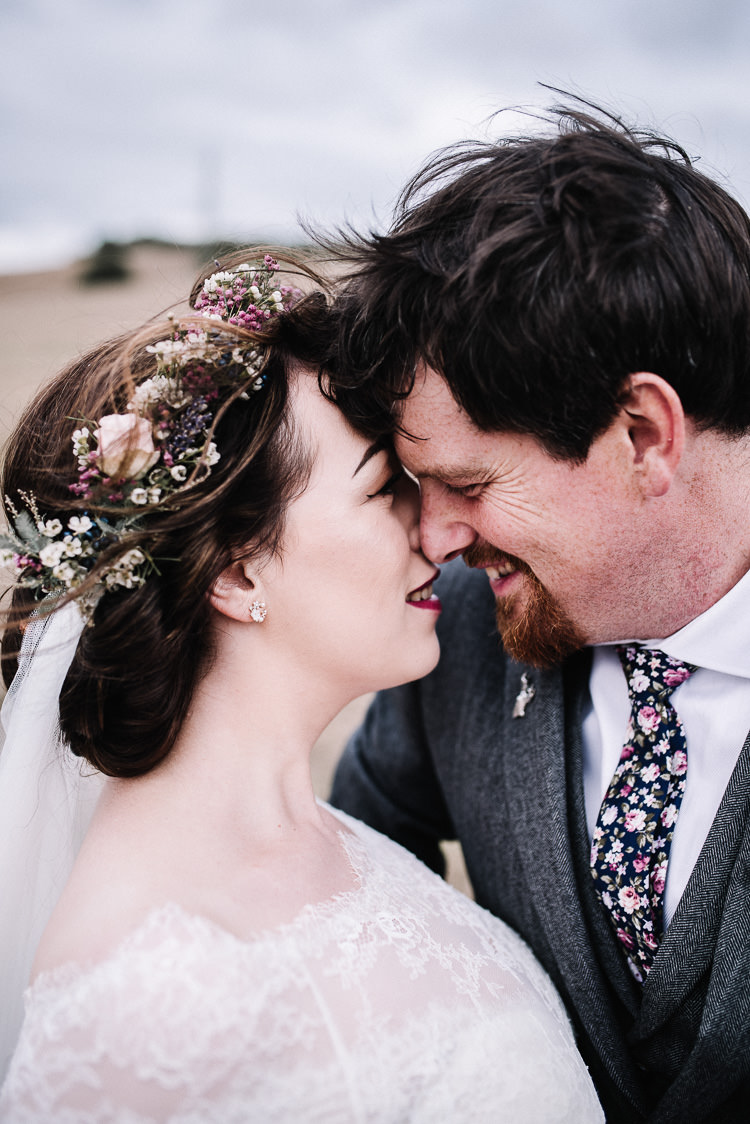 Luxe Rustic Autumn Berry Wedding http://www.oobaloosphotography.co.uk/