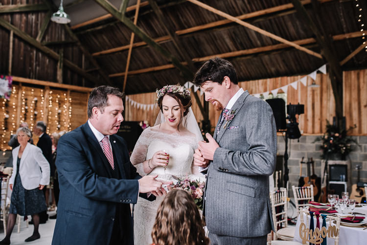 Luxe Rustic Autumn Berry Wedding http://www.oobaloosphotography.co.uk/