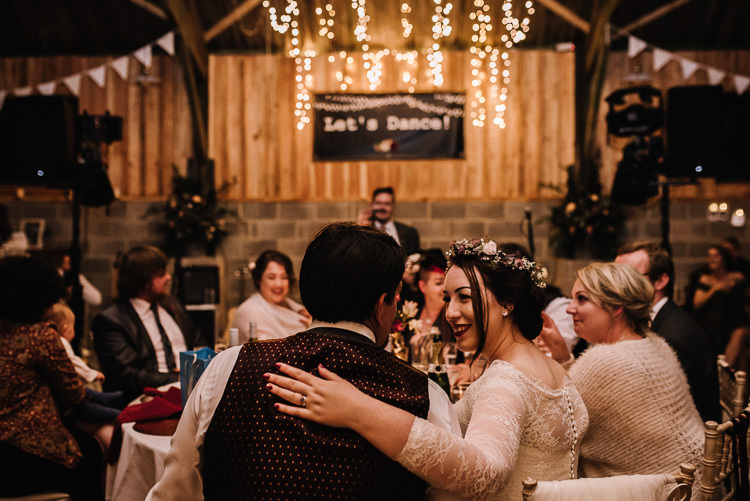 Luxe Rustic Autumn Berry Wedding http://www.oobaloosphotography.co.uk/