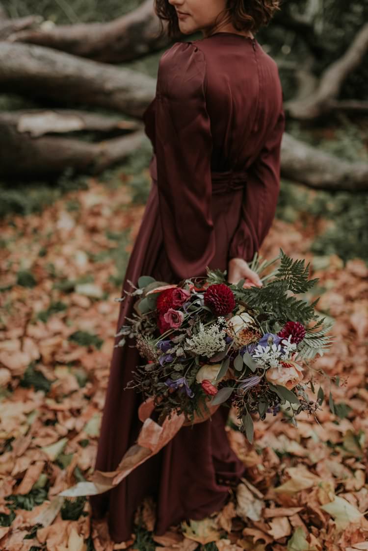Bouquet Flowers Bride Bridal Wild Natural Rose Greenery Dahlia Ribbon Autumn Hygge Wedding Ideas http://meganelle.co.uk/