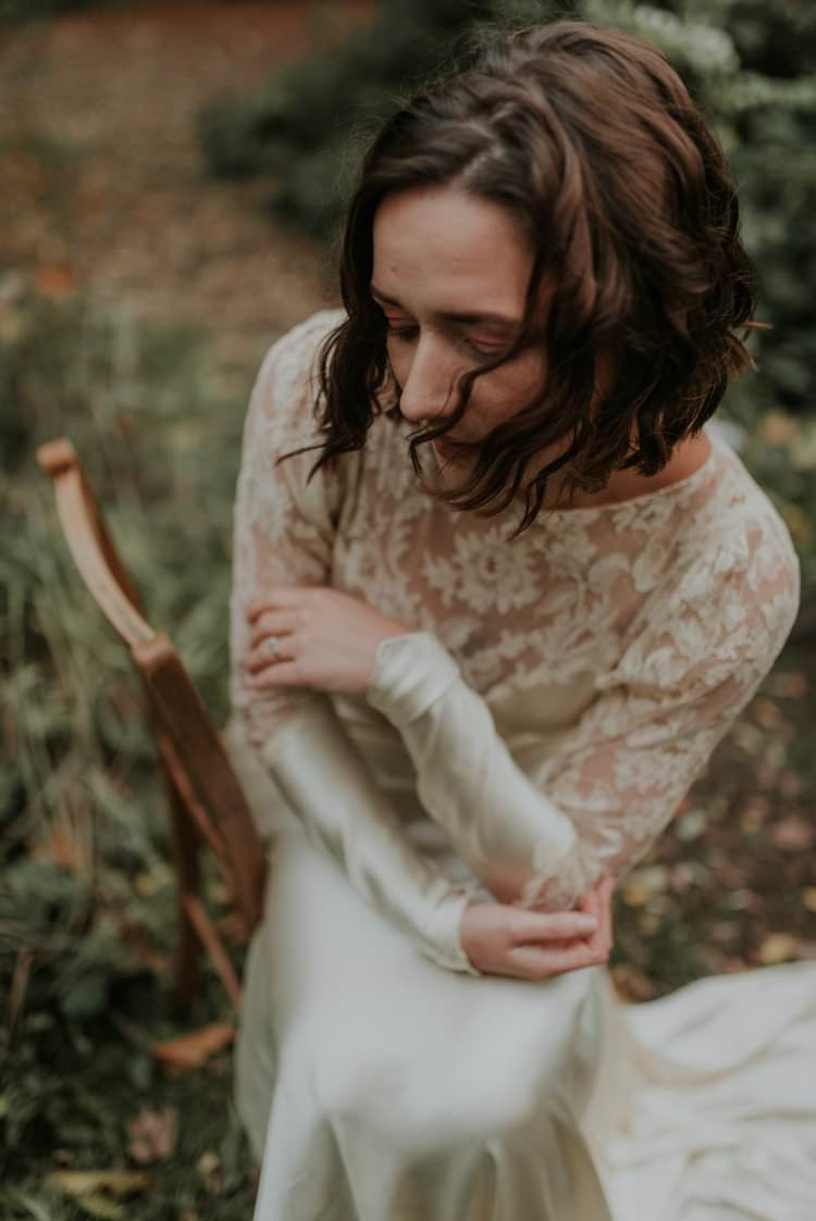 Short Hair Bob Bride Bridal Waves Autumn Hygge Wedding Ideas http://meganelle.co.uk/