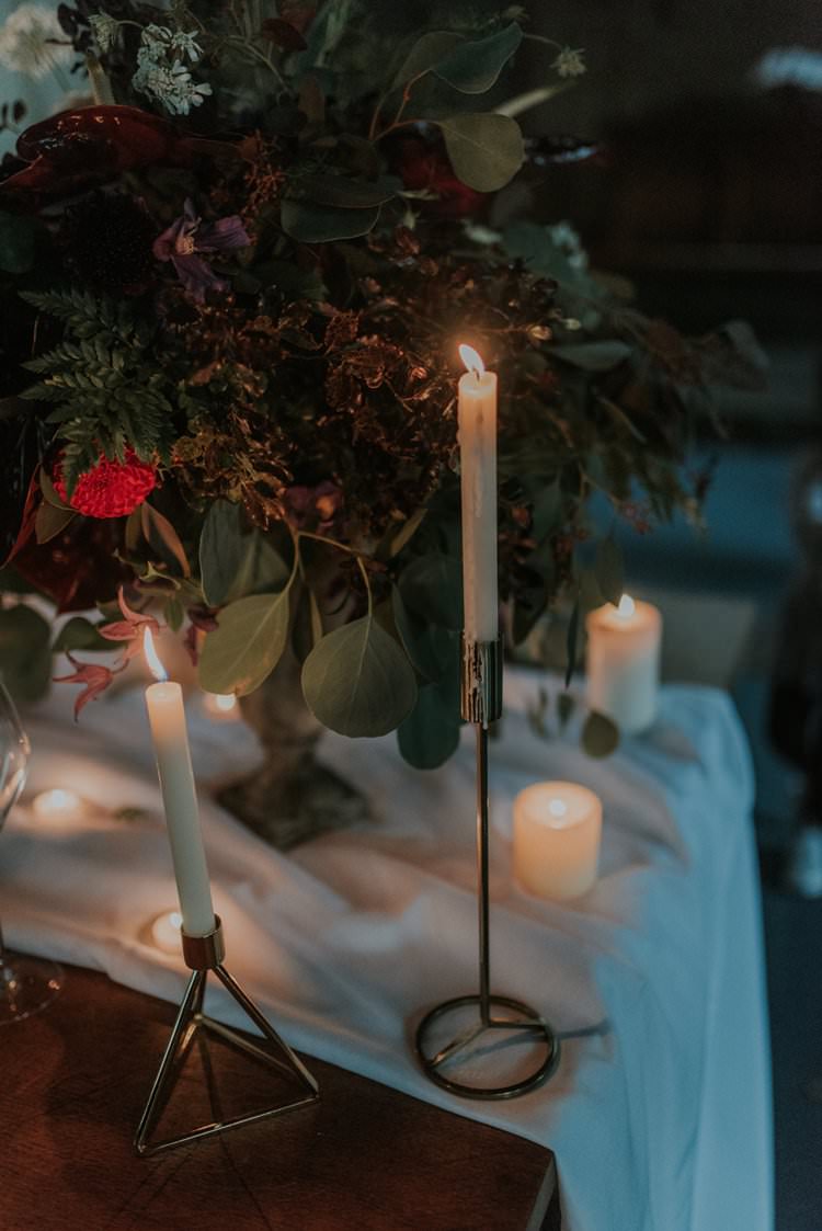 Tablescape Table Decor Decoration Candles Flowers Red Greenery Autumn Hygge Wedding Ideas http://meganelle.co.uk/
