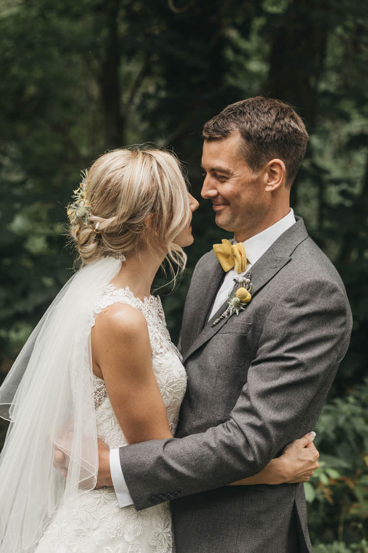 Creative Yellow Grey Barn Wedding http://www.hajley.com/