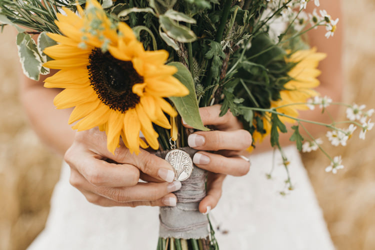 Creative Yellow Grey Barn Wedding http://www.hajley.com/