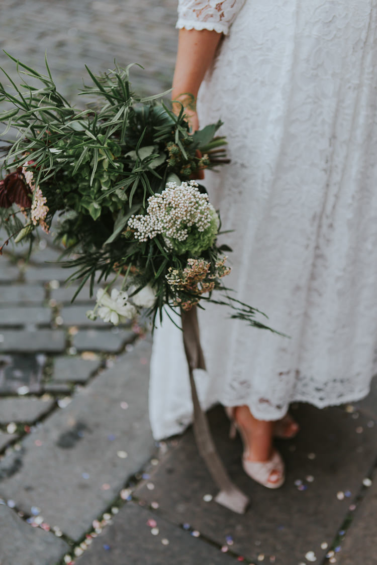 Wedding Flowers Bridal Bouquet Wild Greenery Simple Natural | Cool Edinburgh City Elopement http://www.arcadiancity.co.uk/