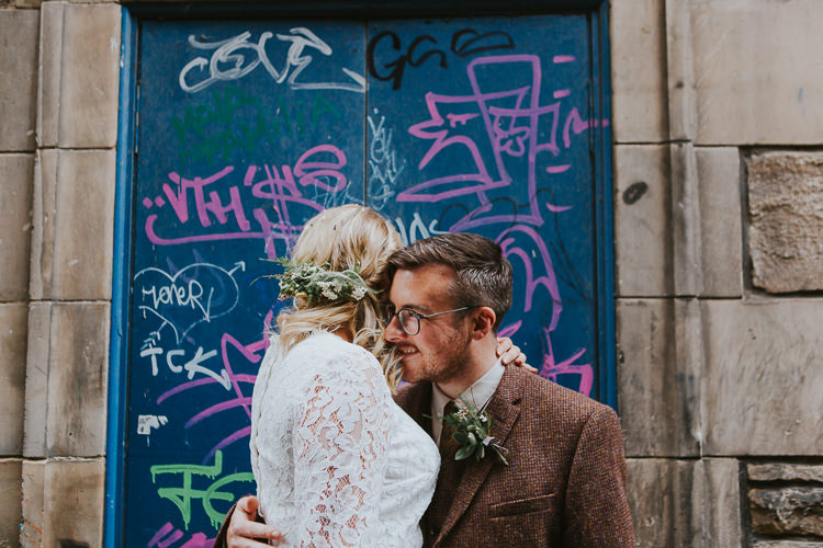 Wedding Bride Groom Greenery Bouquet City Photography Streets Buildings Graffiti Scotland | Cool Edinburgh City Elopement http://www.arcadiancity.co.uk/