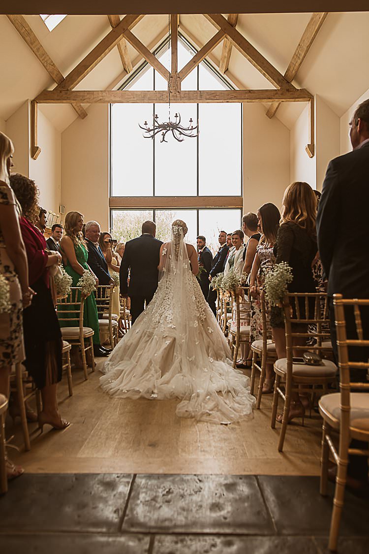 Beautiful Vibrant Dark Red Autumn Wedding http://thespringles.com/