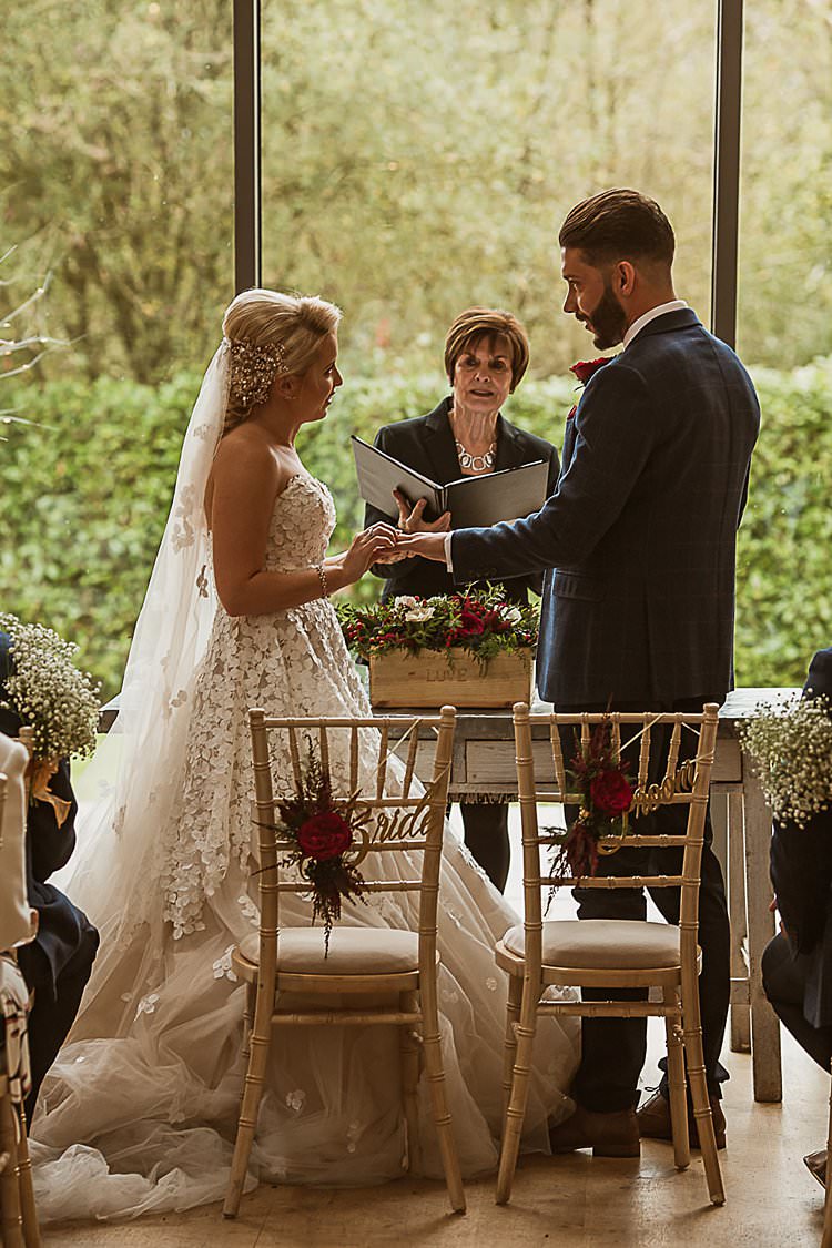 Beautiful Vibrant Dark Red Autumn Wedding http://thespringles.com/