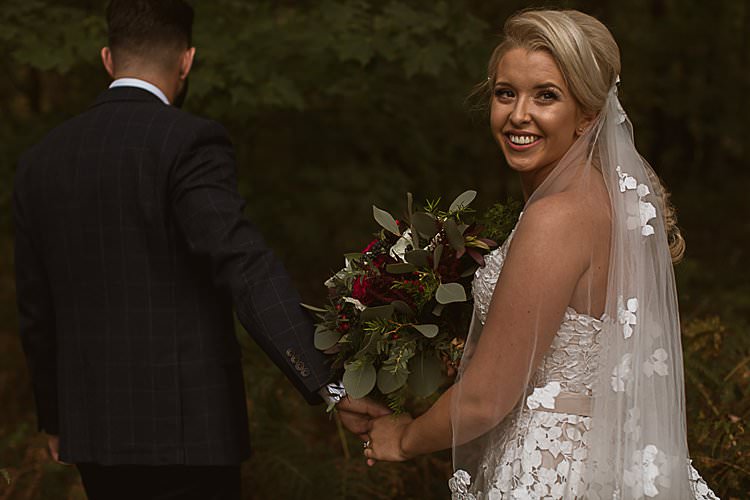 Beautiful Vibrant Dark Red Autumn Wedding http://thespringles.com/