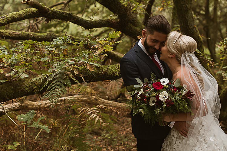 Beautiful Vibrant Dark Red Autumn Wedding http://thespringles.com/