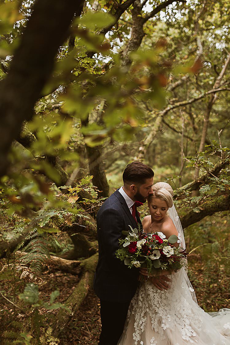 Beautiful Vibrant Dark Red Autumn Wedding http://thespringles.com/